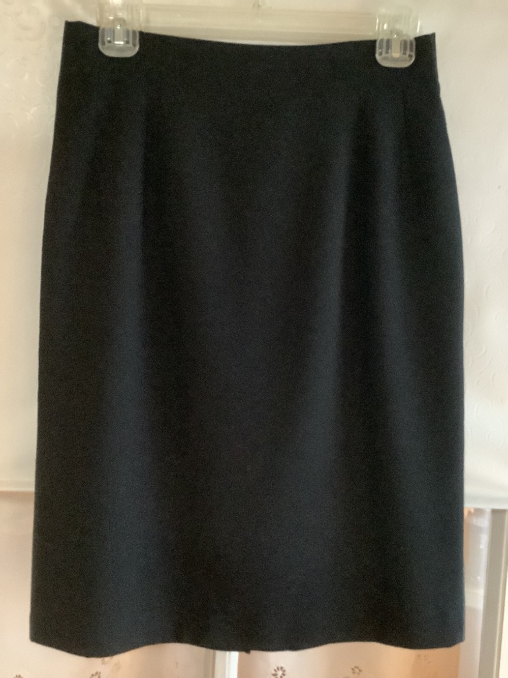 SKIRT BLACK WITH SILVER SPARKLY SIDES SIZE M FITS LIKE S LIKE NEW